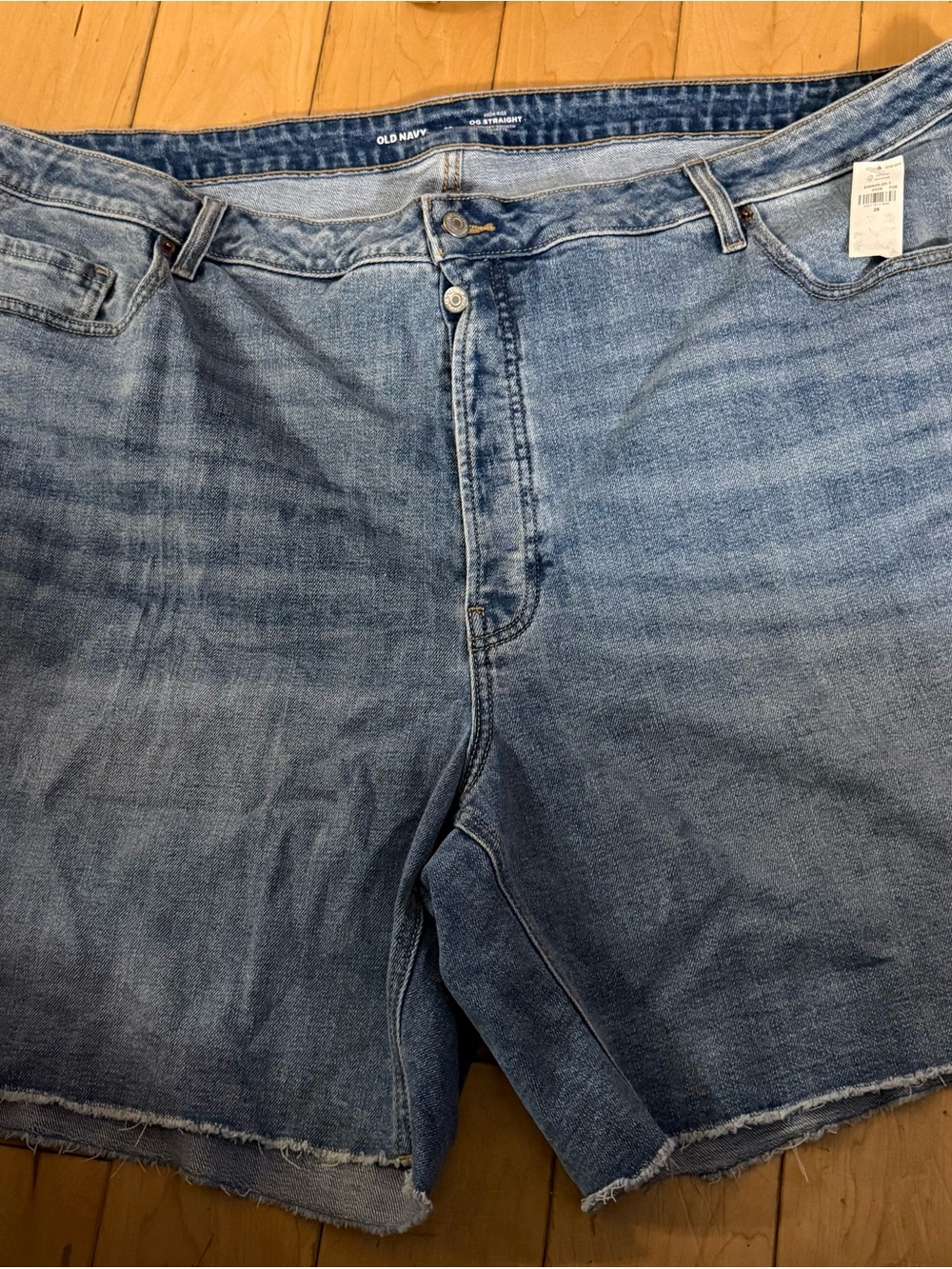 Old Navy women’s  Light Blue Denim Shorts plus size 28